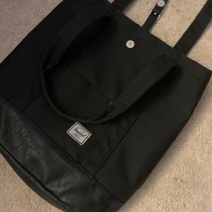 Hershel - Large Bucket Bag 8/10 condition